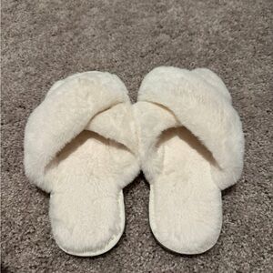 Cozy White Faux Fur Slippers